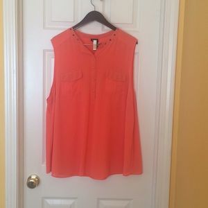 Pretty sleeveless top